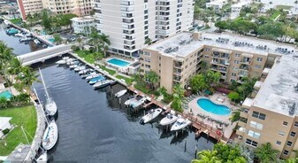 1421 S Ocean Blvd, Unit 305 in Pompano Beach, FL - Building Photo