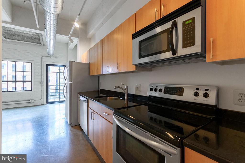 412 S 13th St in Philadelphia, PA - Building Photo