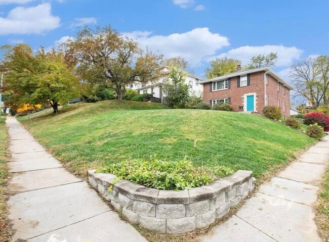 902 S 36th St, Unit 902 in Omaha, NE - Building Photo - Building Photo
