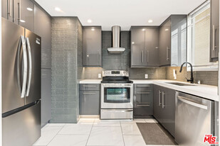 10747 Wilshire Blvd in Los Angeles, CA - Building Photo