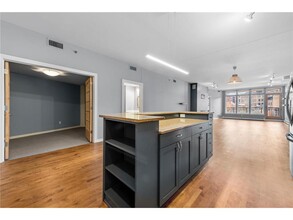 111 N 4th Ave-Unit -104 in Minneapolis, MN - Foto de edificio - Building Photo