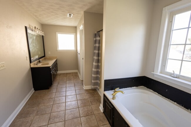 108 Springfield Blvd in Bowling Green, KY - Building Photo - Building Photo