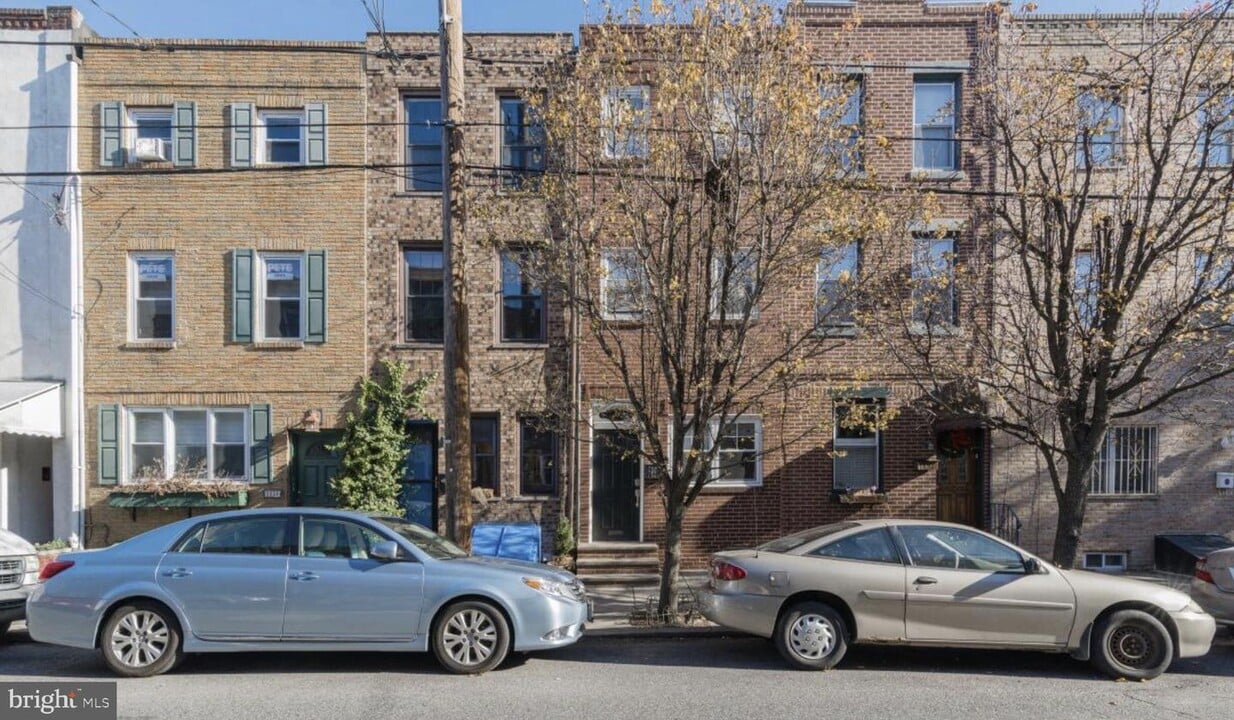 1155 S 10th St-Unit -3 in Philadelphia, PA - Building Photo