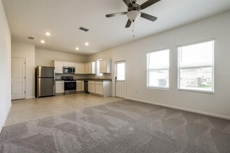 2039 Hemingway Cir in Groveland, FL - Building Photo - Building Photo