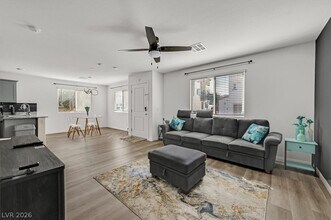2845 Mariner Turquoise Ln in Las Vegas, NV - Building Photo - Building Photo