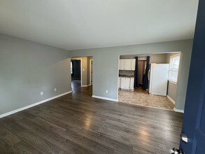 6102 Harrison St in Garden City, MI - Building Photo - Building Photo