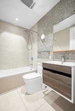 223 E 96th St in New York, NY - Foto de edificio - Building Photo