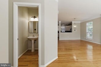 20801 Shamrock Glen Cir in Germantown, MD - Building Photo - Building Photo