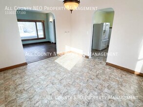 2163 13th St SW in Akron, OH - Building Photo - Building Photo