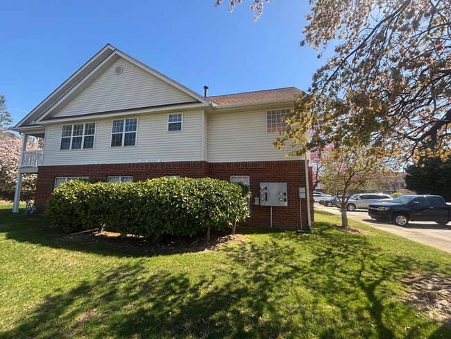 Room in Condo on Chenille Dr in Morrisville, NC - Building Photo - Building Photo