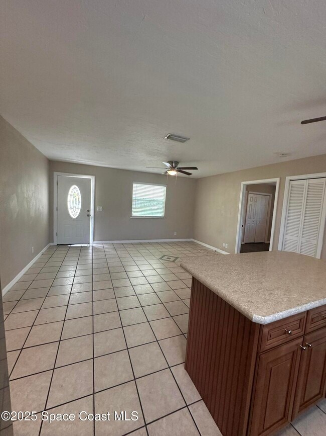 660 Belvedere Rd NW in Palm Bay, FL - Building Photo - Building Photo