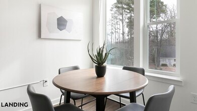 2110 Birkhall St in Raleigh, NC - Foto de edificio - Building Photo