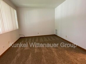22 Yorkshire Ln in Belleville, IL - Building Photo - Building Photo