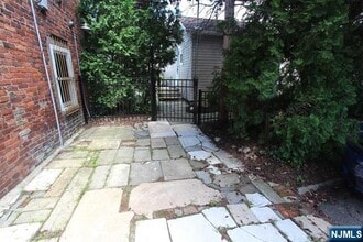 191 County Rd in Tenafly, NJ - Building Photo - Building Photo