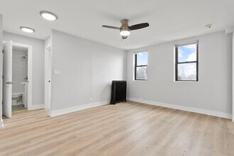 6026 N Winthrop Ave in Chicago, IL - Building Photo - Building Photo