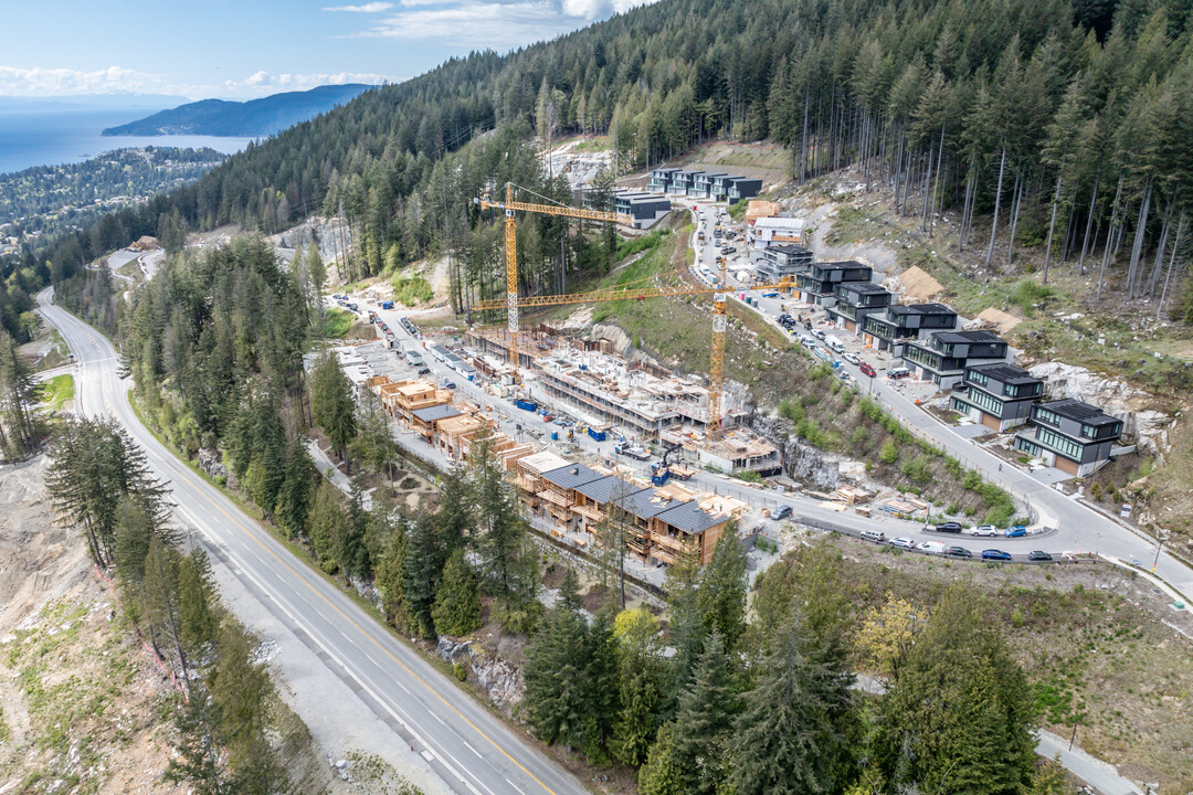 Hawksley in West Vancouver, BC - Building Photo