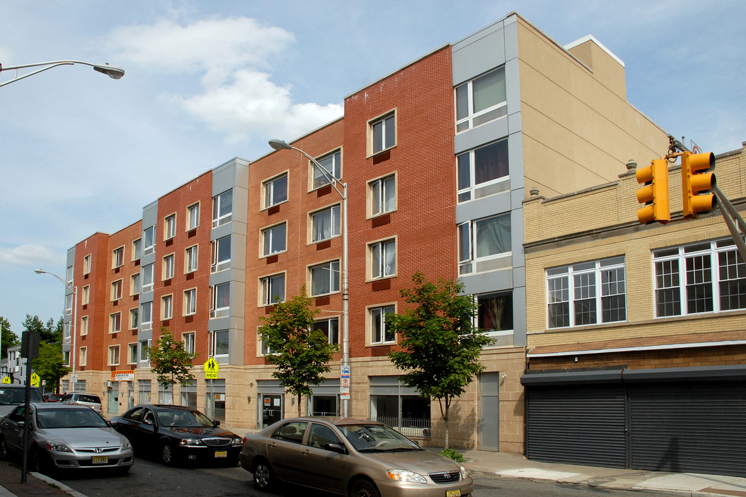 Webb Apartments in Jersey City, NJ - Building Photo