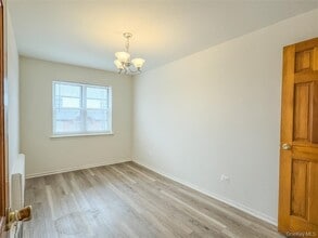 151-17 7th Ave in Queens, NY - Building Photo - Building Photo