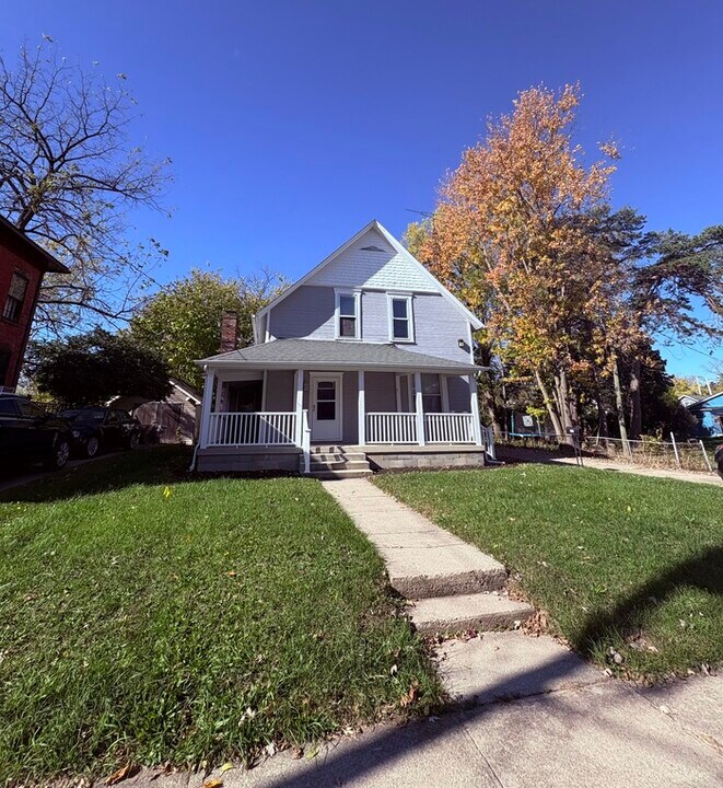 172 S Franklin St in Delaware, OH - Building Photo