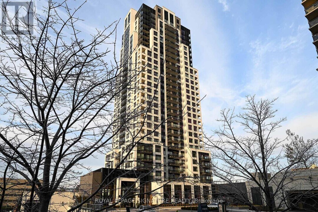 10 Eva Rd in Toronto, ON - Building Photo