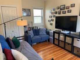 93 Moore St, Unit 1 in Cambridge, MA - Building Photo