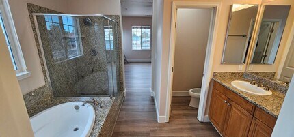 1876 Tarragon Dr in Brentwood, CA - Foto de edificio - Building Photo