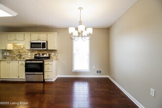 6005 Delilah Ct in Louisville, KY - Building Photo - Building Photo