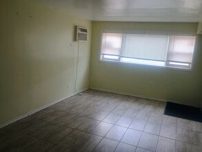 307 Yates Ave, Unit 1 in Calumet City, IL - Building Photo - Building Photo