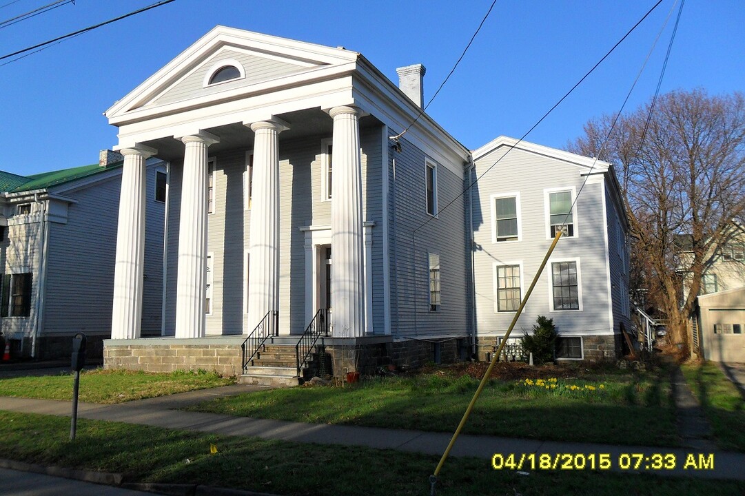 210 N Geneva St, Unit 4 in Ithaca, NY - Foto de edificio