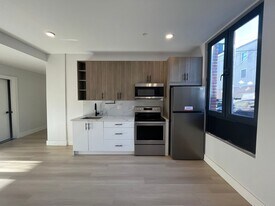 319 Forrest St, Unit 101 in Jersey City, NJ - Building Photo