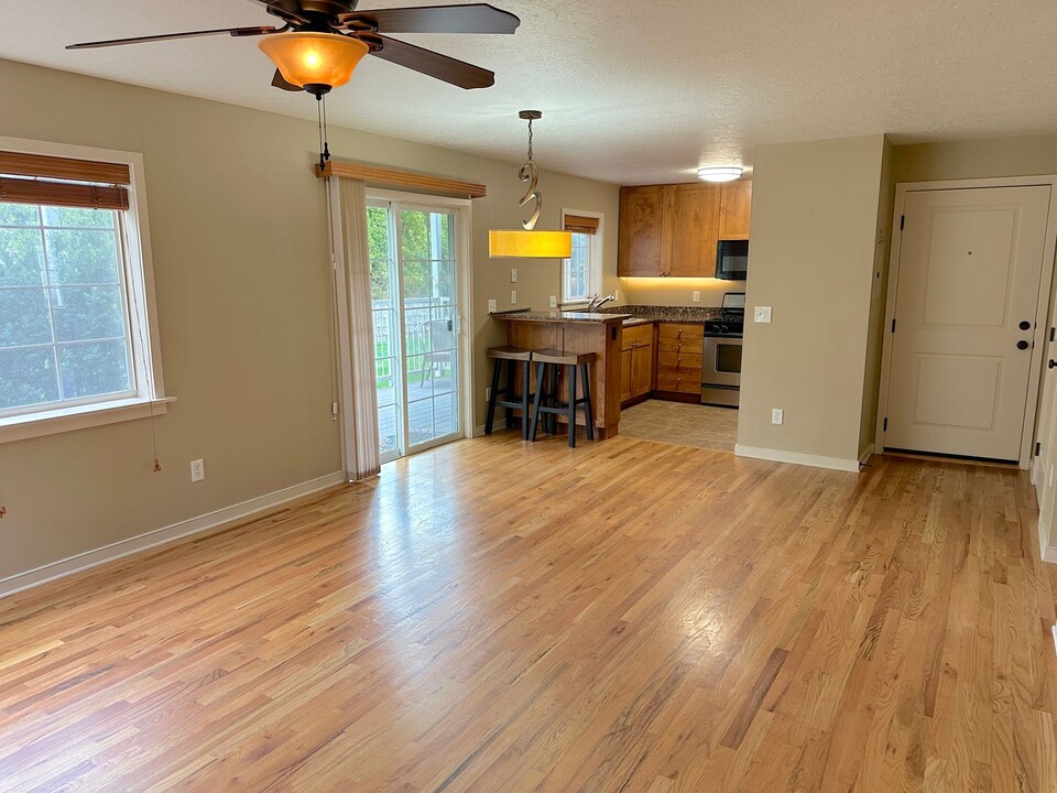 408 Village Ln in Boise, ID - Building Photo