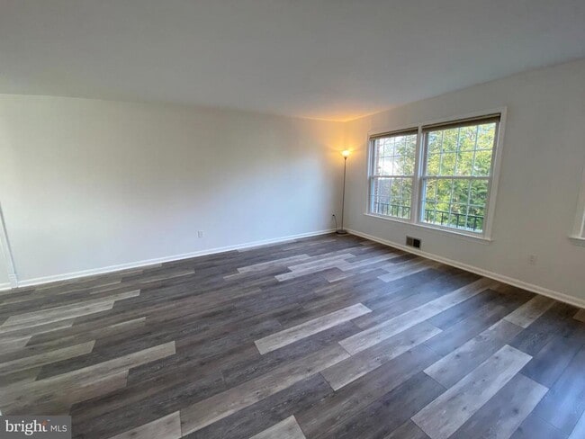 3116 Cedar Grove Dr in Fairfax, VA - Building Photo - Building Photo