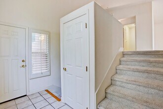 389 Greendale Ct in Santa Barbara, CA - Building Photo - Building Photo