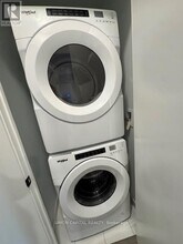 327 King St W in Toronto, ON - Building Photo - Building Photo