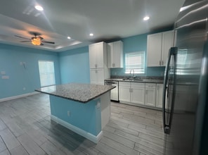 615 E Virginia Ave in Punta Gorda, FL - Building Photo - Building Photo