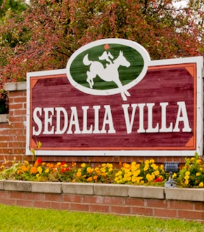 Sedalia Villa in Sedalia, MO - Foto de edificio