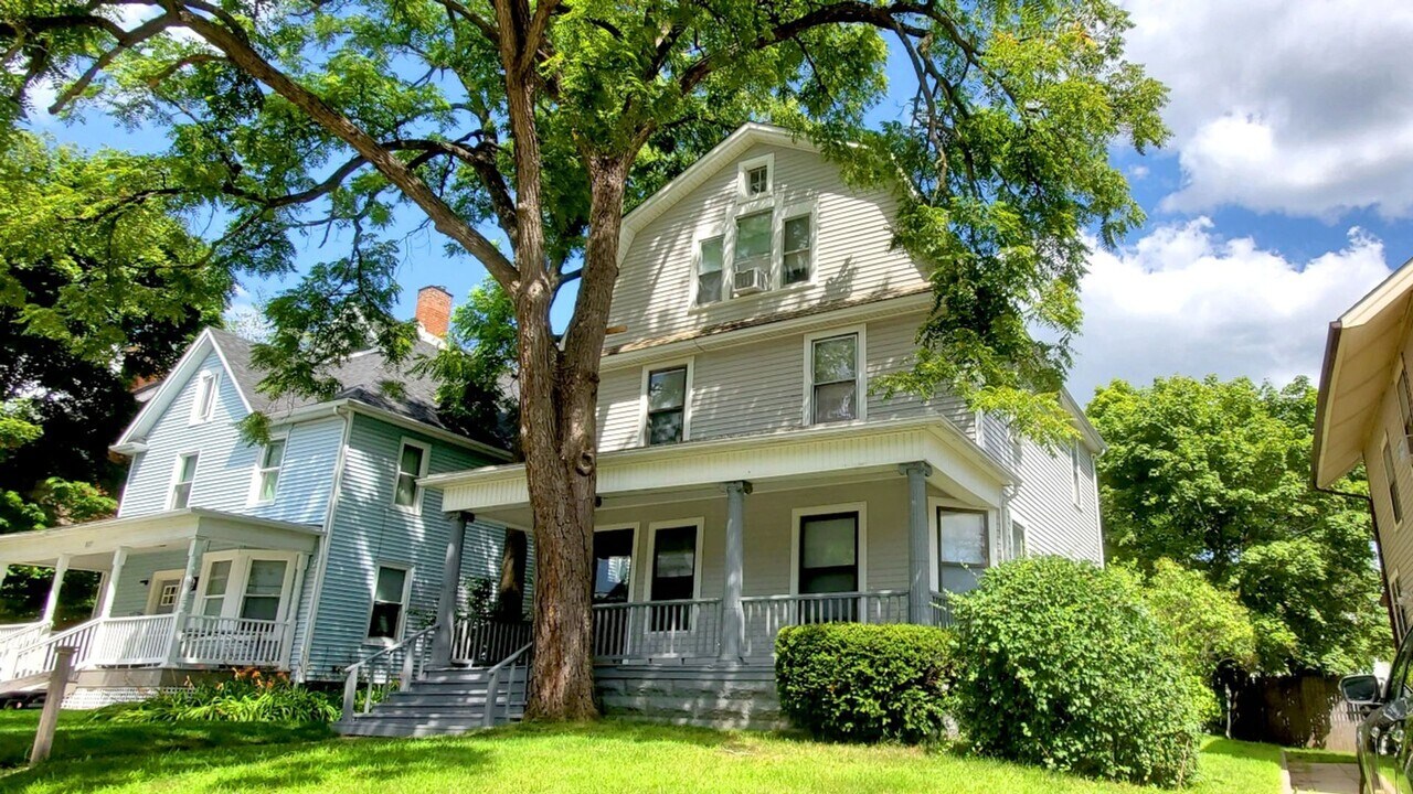 841 E University Ave in Ann Arbor, MI - Building Photo