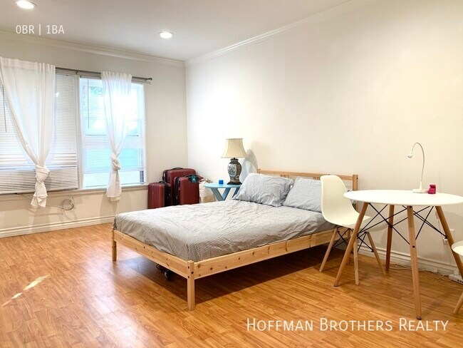 301-309 N Sycamore Ave in Los Angeles, CA - Building Photo - Floor Plan