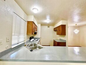 2406 Jo Lyn Ln in Arlington, TX - Building Photo - Building Photo