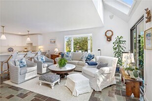 140 Connection St in Newport, RI - Building Photo