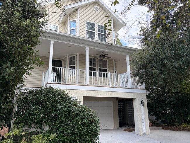 property at 34 Cobblestone Ct