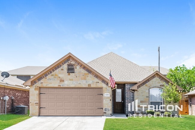 property at 4206 Sapphire Ln