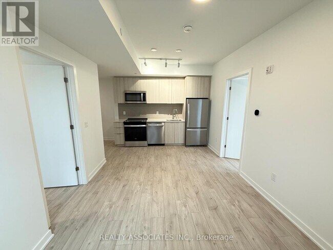 720 Whitlock Ave in Milton, ON - Building Photo - Building Photo