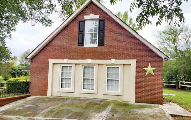 property at 807 Moseley Rd