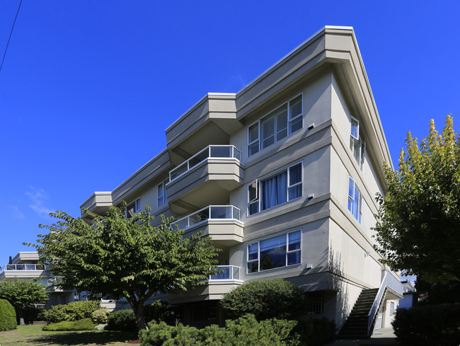 Franklin Place in White Rock, BC - Building Photo - Building Photo