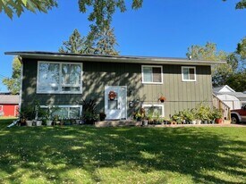 415 13th Ave W in Menomonie, WI - Building Photo