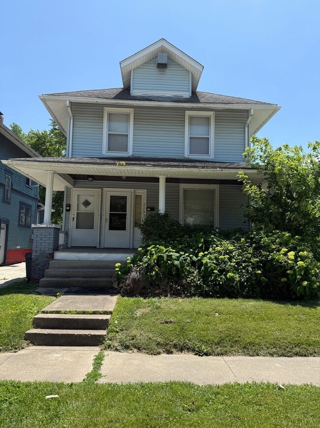 property at 224 W Allen St