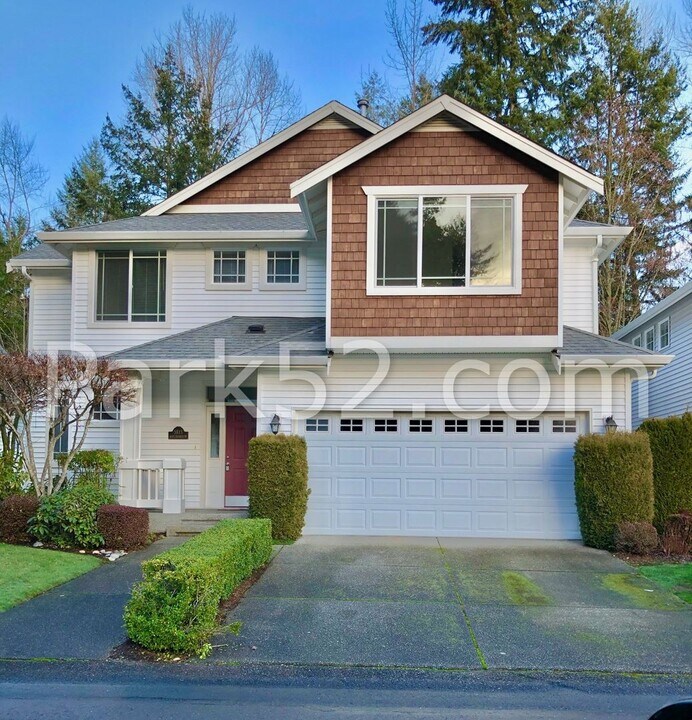 5815 61st Ave W in University Place, WA - Building Photo