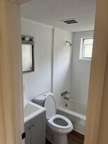 109 N Russell St in Marion, IL - Building Photo