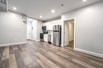 546 Isham St, Unit AA in New York, NY - Building Photo - Building Photo